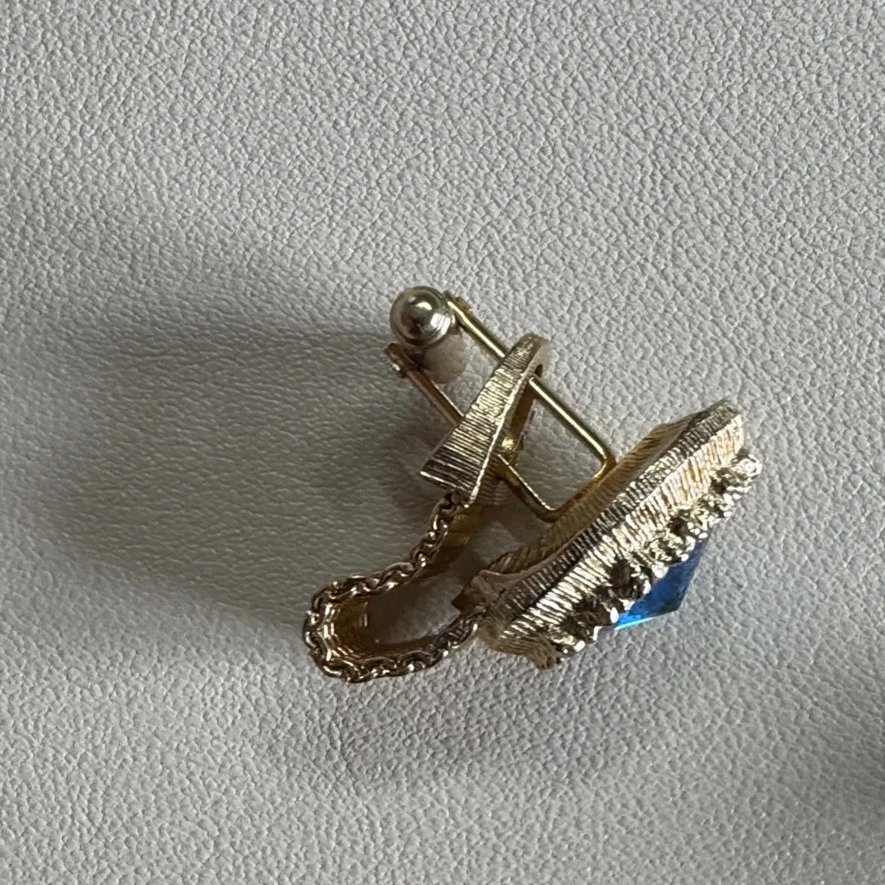 Swank Cuff Set - Picture 3 of 3